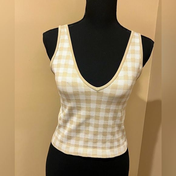 Aura Beige & White Checked Sleeveless Crop VNeck Top, size XL - Picture 1 of 6